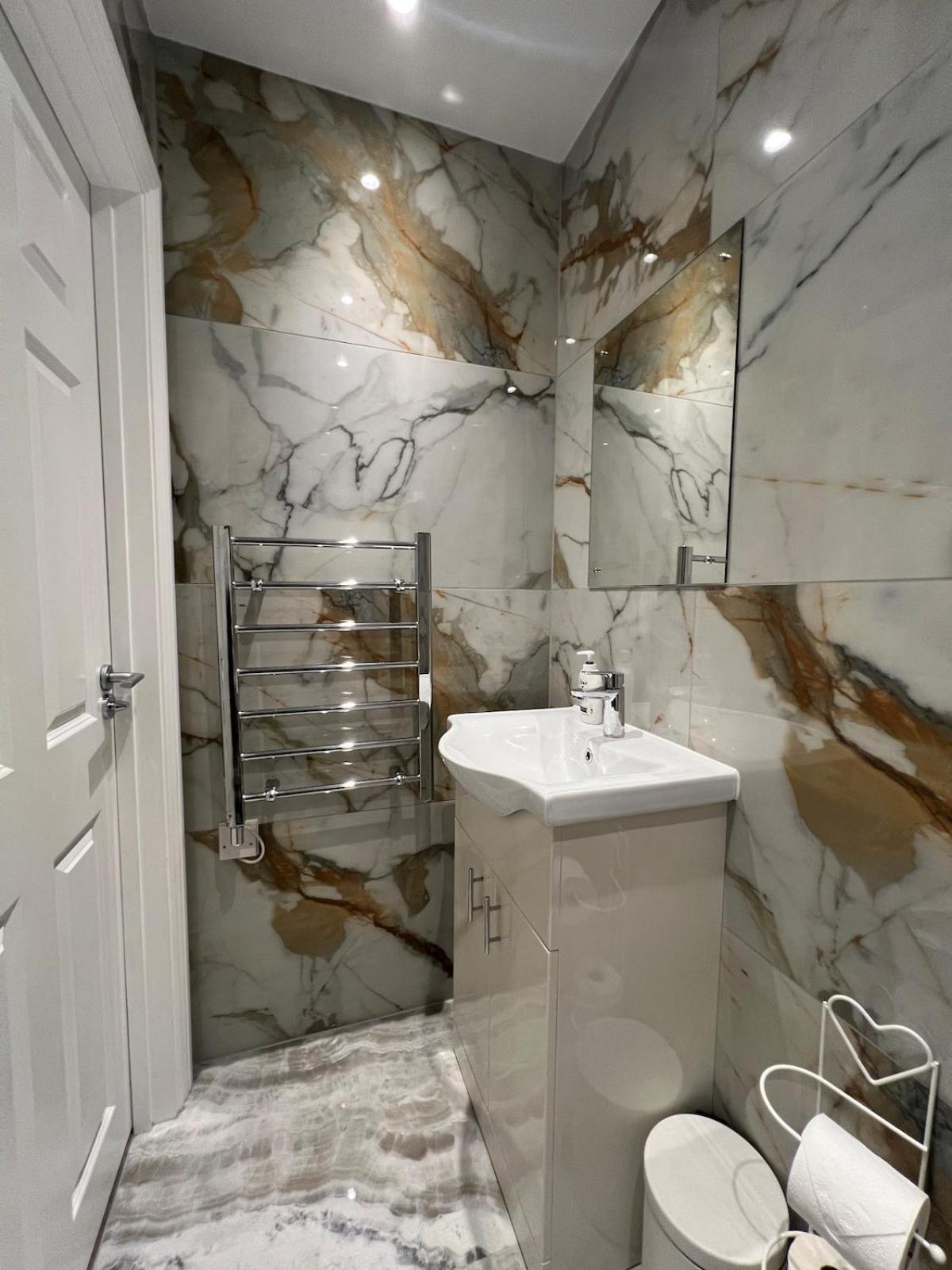 Appartamento Charming In West Ealing, 12 Mins To By Train, Free Parking, 8-min Walk To Station