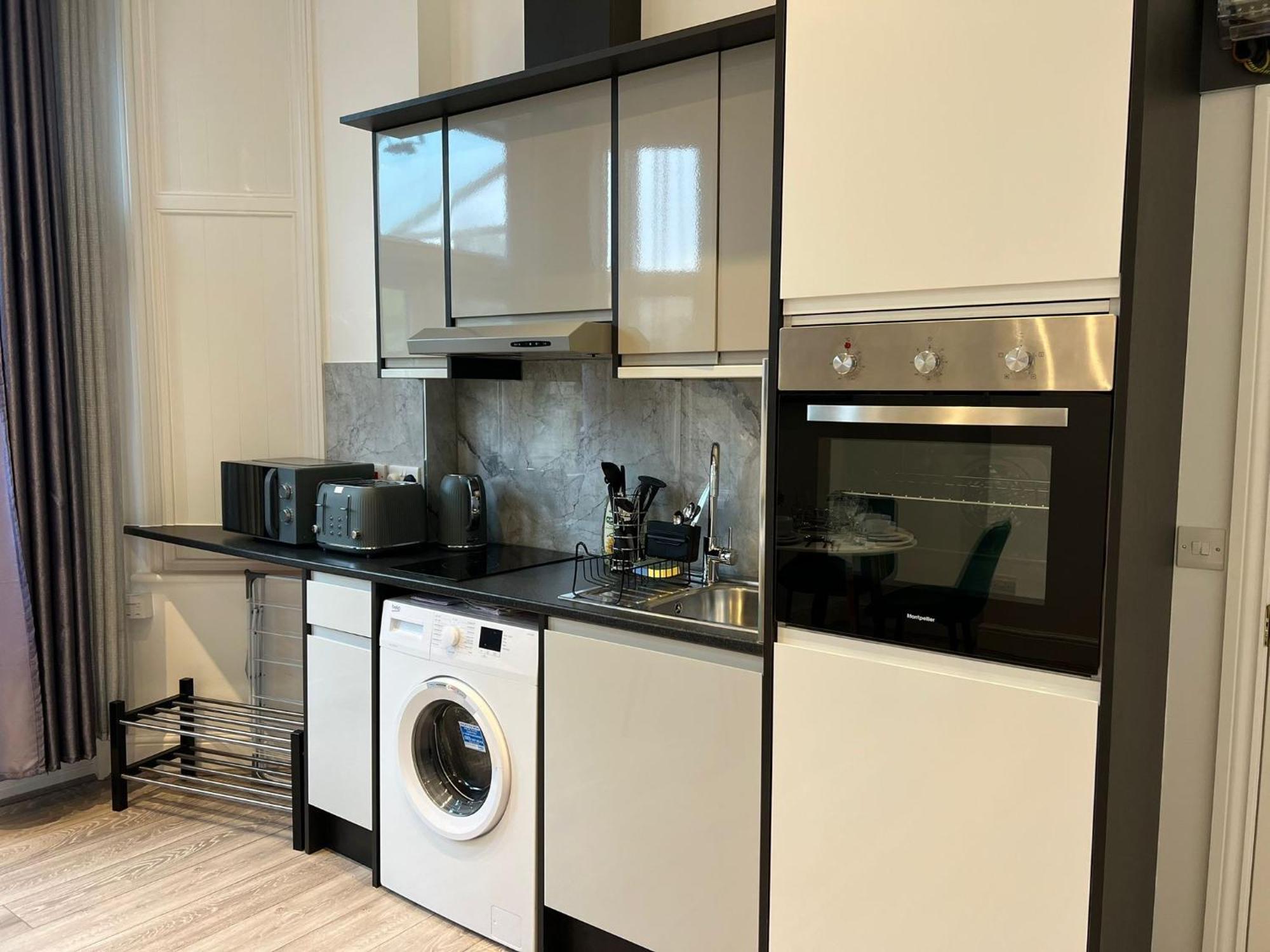 Appartamento Charming In West Ealing, 12 Mins To By Train, Free Parking, 8-min Walk To Station *
