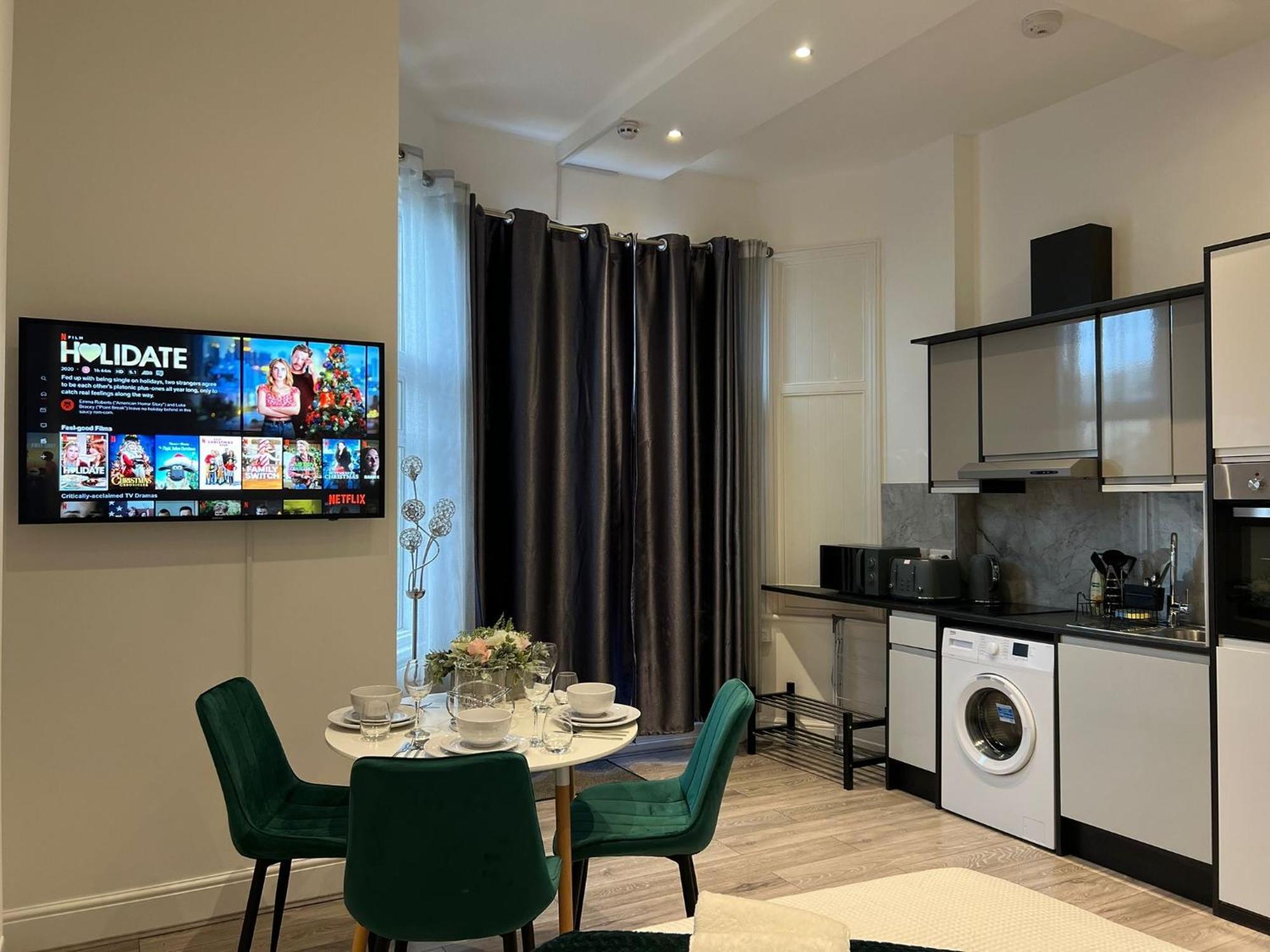 Charming In West Ealing, 12 Mins To By Train, Free Parking, 8-min Walk To Station * Londra